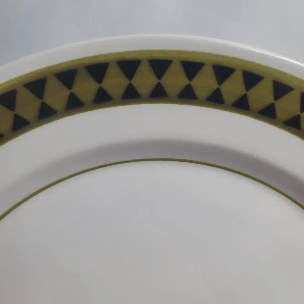 Mikasa Mediterrania Dominique Chop Plate Black Pyramids Green Band